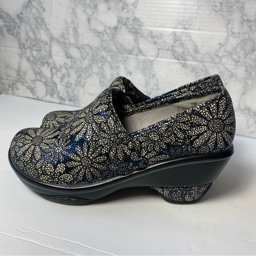 Jambu Miro Daisy Print Sport Wedge Comfort Clogs